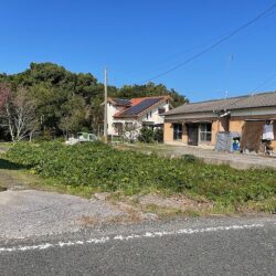 〈前面道路広々 住宅用地や事業用地におすすめ〉吉富町別府売地