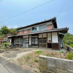 〈敷地の広さがおすすめ〉院内町香下売家