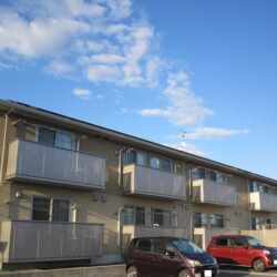 〈３LDK アパート〉チャルルK 201号